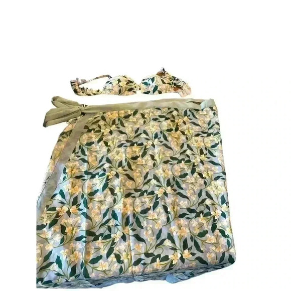 Shekini Women's 3 piece Swimsuit with Coverup Sarong.  Size M,  Pre-Owned. - Picture 4 of 5